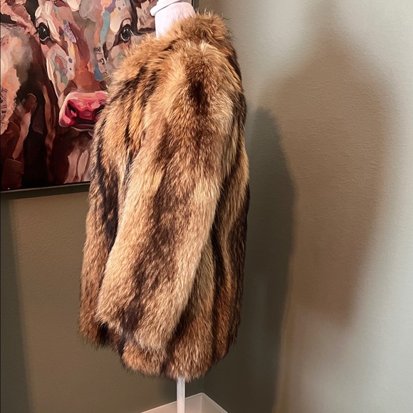 Elegant Raccoon Fur Coat - Picture 4 of 13